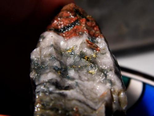 Gold and Quartz
Wright Hardgrave Mine, Kirkland Lake, Ontario, Canada
4cmx4cm (Author: derrick)