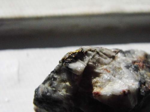 Gold and Quartz
Wright Hardgrave Mine, Kirkland Lake, Ontario, Canada
4cmx4cm (Author: derrick)