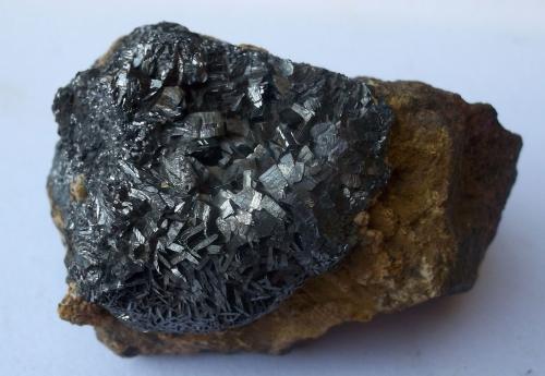 Pirolusita<br />Aljibe Range, Aliseda, Comarca Tajo-Salor Almonte, Cáceres, Extremadura, Spain<br />3 x 2 cm<br /> (Autor: Cristalino)