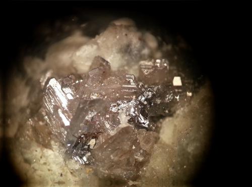 Cerusita<br />Mina Mineralogia, El Molar, Comarca Priorat, Tarragona, Cataluña / Catalunya, España<br />mismo cristal 30 aumentos<br /> (Autor: Javier Rodriguez)