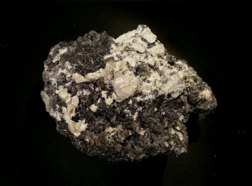 Cerusita. Galena<br />Mina Mineralogia, El Molar, Comarca Priorat, Tarragona, Cataluña / Catalunya, España<br />8 x 6 x 3 cm<br /> (Autor: Javier Rodriguez)