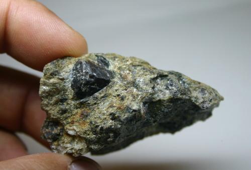 Almandino (grupo Granate)<br />Bama Openpit (San Rafael Claim), Picón or Minas hill, San Vicenzo de Bama, Touro, Comarca Arzúa, La Coruña / A Coruña, Galicia / Galiza, Spain<br />53mm - 34mm - 25mm<br /> (Autor: Pedro Naranjo)