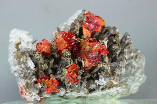 Rejalgar<br />Palomo Mine, Castrovirreyna Province, Huancavelica Department, Peru<br />62x41x32 mm<br /> (Autor: Juan Espino)