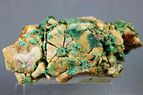 Zincolivenita<br />Aprovechado Mine, El Pinar de Bédar, El Pinar, Bédar, Comarca Levante Almeriense, Almería, Andalusia, Spain<br />72x42x26<br /> (Autor: Juan Espino)