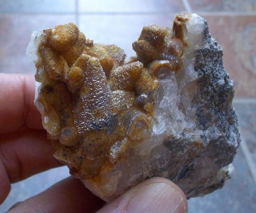 Calcita<br />Mines Can Palomeres, Malgrat de Mar, Comarca Maresme, Barcelona, Cataluña / Catalunya, España<br />5 x 3 cm la zona mineralizada<br /> (Autor: Cristalino)