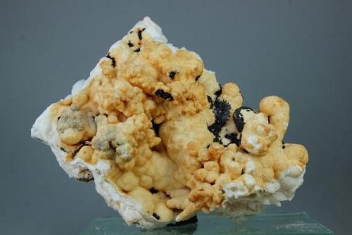 Plattnerita<br />Mina da Preguiça, Sobral da Adiça, Moura, Distrito Beja, Baixo Alentejo, Alentejo, Portugal<br />82X52X33 mm.<br /> (Autor: Juan Espino)