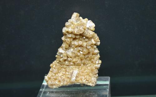 Vanadinita (variedad endlichita)<br />Touissit, Distrito Touissit, Provincia Jerada, Región Oriental, Marruecos<br />27mm - 38mm - 14mm<br /> (Autor: Pedro Naranjo)