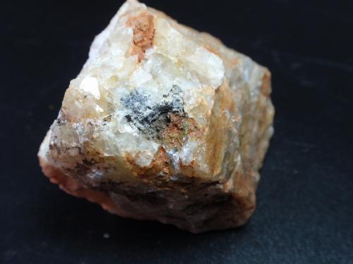 Vanadinita y mottramita con galena<br />Ulldemolins, Comarca Priorat, Tarragona, Cataluña / Catalunya, España<br />5 x 5 x 4 cm<br /> (Autor: karbu8)