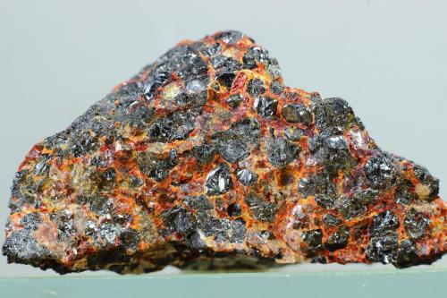 Zincita<br />Sterling Hill, Ogdensburg, Franklin Mining District, Sussex County, New Jersey, USA<br />44x33 mm<br /> (Autor: Juan Espino)