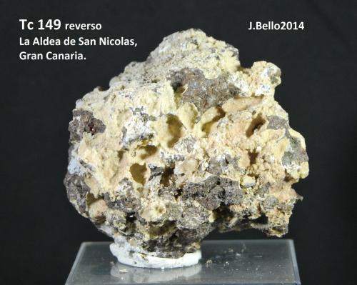 Clinoptilolita<br />Barranco de Tocodoman, La Aldea de San Nicolás, Gran Canaria, Provincia de Las Palmas, Canarias, España<br />5 x 5 cm.<br /> (Autor: Jose Bello)