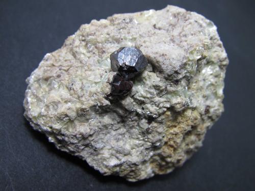 Rutilo<br />Mina Champion, Pico White Mountain, Montes White, Condado Mono, California, USA<br />5''5 x 4''5 cm.<br /> (Autor: prcantos)