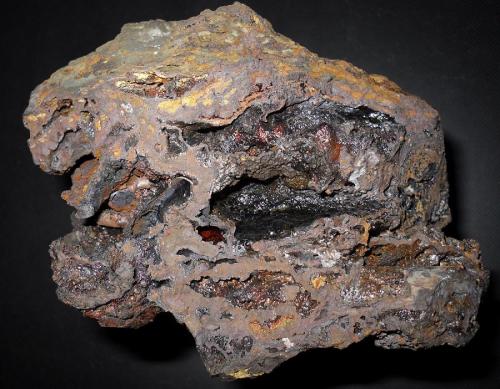 Goethita.<br />Mines Can Palomeres, Malgrat de Mar, Comarca Maresme, Barcelona, Cataluña / Catalunya, España<br />9''5 x 12 cm<br /> (Autor: phrancko)
