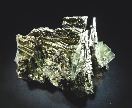 Pirita y Barita<br />Bou Nahas Mine, Oumjrane mining area, Alnif Commune, Tinghir Province, Drâa-Tafilalet Region, Morocco<br />70x45 mm.<br /> (Autor: Jesus Franquesa Baucells)