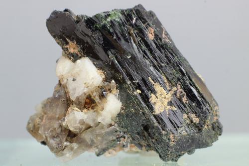 Aegirina<br />Mount Malosa, Zomba District, Malawi<br />25x19 mm<br /> (Autor: Juan Espino)