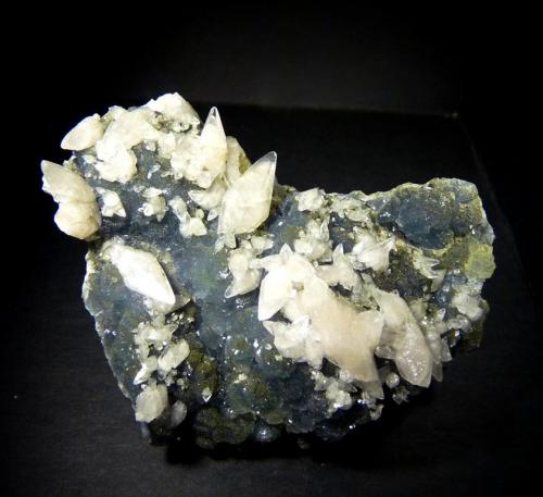 Fluorita y Calcita.<br />Mina Shangbao, Leiyang, Prefectura Hengyang, Provincia Hunan, China<br />90x60 mm.<br /> (Autor: Jesus Franquesa Baucells)