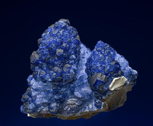Quartz, Fluorite<br />Huanggang Mines, Hexigten Banner (Kèshíkèténg Qí), Chifeng (Ulanhad), Inner Mongolia Autonomous Region, China<br /><br /> (Author: am mizunaka)