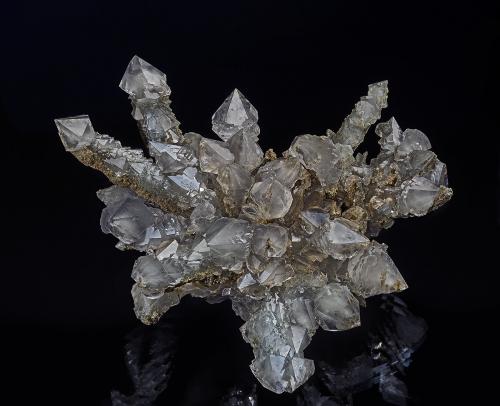 Quartz<br />Dalnegorsk, Distrito urbano Dalnegorsk, Primorsky Krai, Rusia<br />14.2 x 14.4 cm<br /> (Author: am mizunaka)