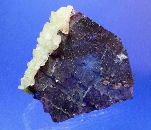 Fluorite, Calcite, Chalcopyrite<br />Denton Mine, Rosiclare level, Goose Creek Mine group, Harris Creek Sub-District, Hardin County, Illinois, USA<br />11 x 9.7 cm<br /> (Author: Don Lum)