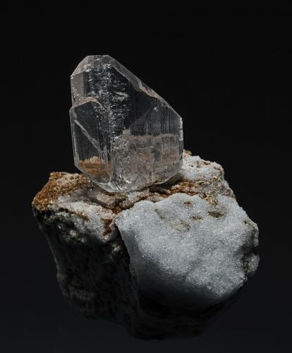 Quartz
Alchuri, Shigar Valley, Skardu District, Baltistan, Gilgit-Baltistan, Pakistan
4.2 x 6.0 x 7.6 cm (Author: am mizunaka)