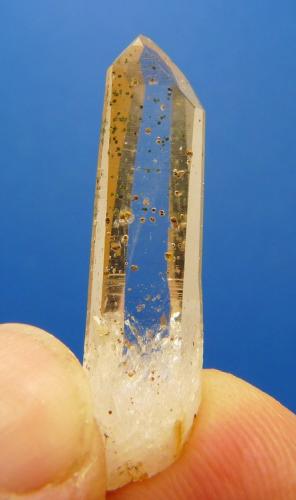 Quartz with unknown inclusion.
Western Cape, South Africa
32 x 13 x 12 mm
I first thought that this inclusions were chlorite, but I am doubting it now. (Author: Pierre Joubert)