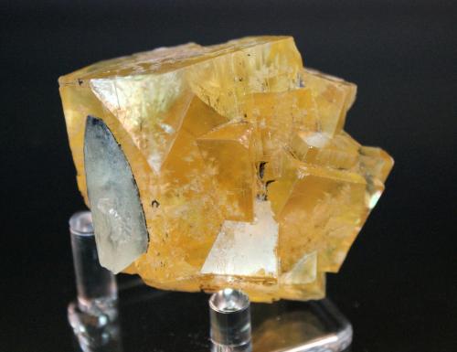 Fluorite, Calcite
Minerva #1 Mine, Cave-in-Rock, Hardin County, Illinois, USA
6.8 x 5.3 cm (Author: Don Lum)