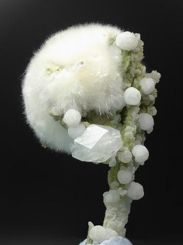 Okenite, Prehnite, Apophyllite, Gyrolite
Mumbai (Bombay), Mumbai District (Bombay District), Maharashtra, India
6.3 x 4 cm (Author: xdxucn)