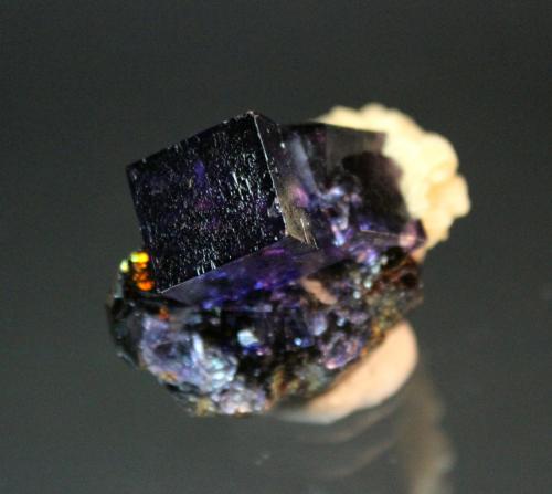 Fluorite, Barite, Sphalerite
Elmwood Mine, Smith County, Tennessee, USA
4.8 x 3.2 cm (Author: Don Lum)