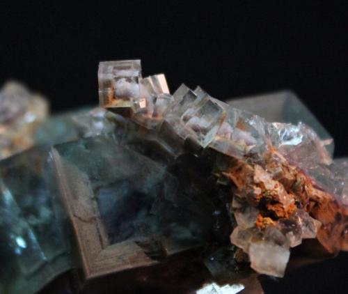 Fluorite
Yaogangxian Mine, Yaogangxian W-Sn ore field, Yizhang Co., Chenzhou Prefecture, Hunan Province, China
6 x 4.2 cm (Author: Don Lum)