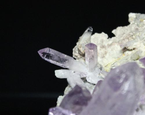 Quartz var amethyst
Piedra Parada (Las Vigas Mine), Tatatila, Veracruz de Ignacio de la Llave, Mexico
16.7 x 12.8 cm (Author: Don Lum)