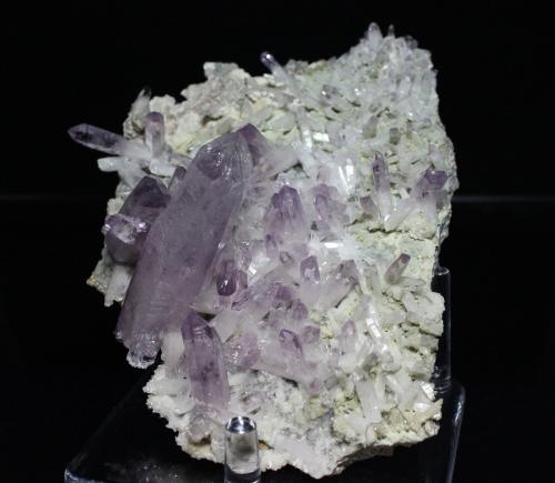 Quartz var amethyst
Piedra Parada (Las Vigas Mine), Tatatila, Veracruz de Ignacio de la Llave, Mexico
16.7 x 12.8 cm (Author: Don Lum)