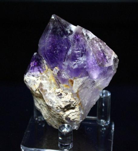 Quartz var amethyst
Macon County, North Carolina, USA
6.8 x 4.5 cm (Author: Don Lum)