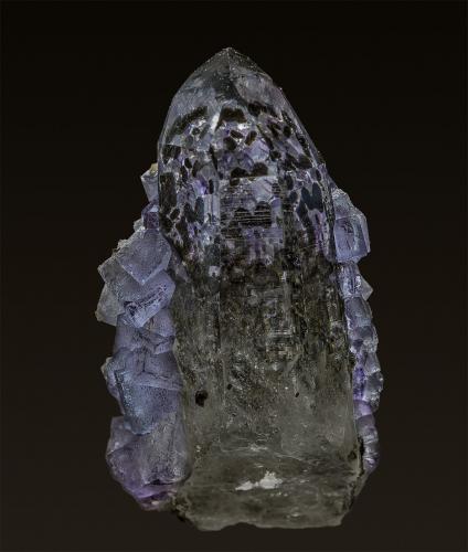 Quartz, Fluorite
Panasqueira Mine, Panasqueira, Covilha, Castelo Branco District, Portugal
4.2 x 2.3 cm (Author: am mizunaka)