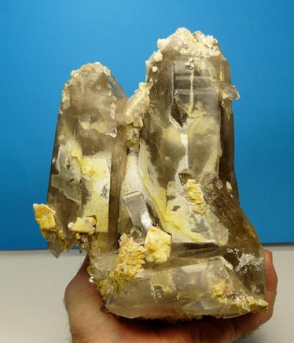 Quartz var. smoky, feldspar, dolomite and rutile
Van Rhynsdorp, Western Cape, South Africa.
195 x 160 x 130 mm
Same as above. (Author: Pierre Joubert)