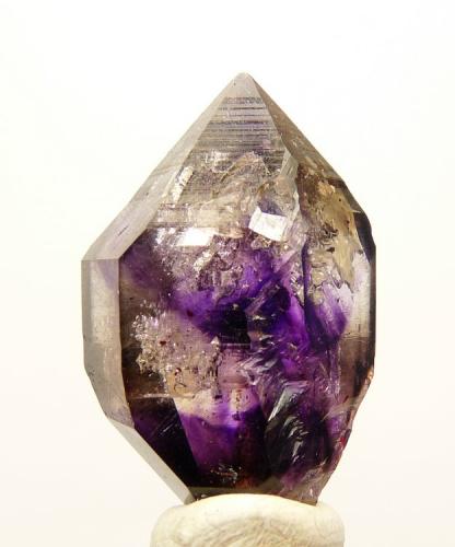 Quartz var. amethyst
Brandberg, Namibia
31 x 19 x 17 mm
Same as above. (Author: Pierre Joubert)