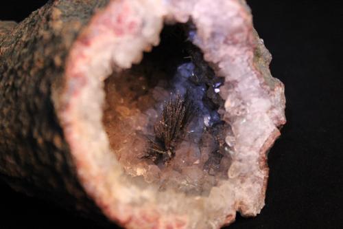 Goethite, Quartz
Amerzgane, Ouarzazate Province, Souss-Massa-Draa Region, Morocco
15 x 12 cm,  12.7 x 8.6 cm (Author: Don Lum)