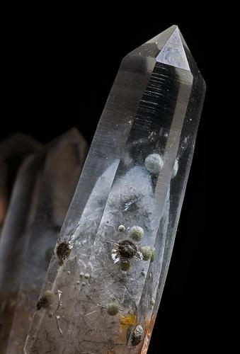 Quartz
Obira mine, Ono-gun, Oita Prefecture, Kyushu Region, Japan
Close Up Detail (Author: am mizunaka)