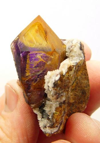 Quartz var. amethyst with calcite
Brandberg, Namibia
50 x 41 x 30 mm
Same as above. (Author: Pierre Joubert)