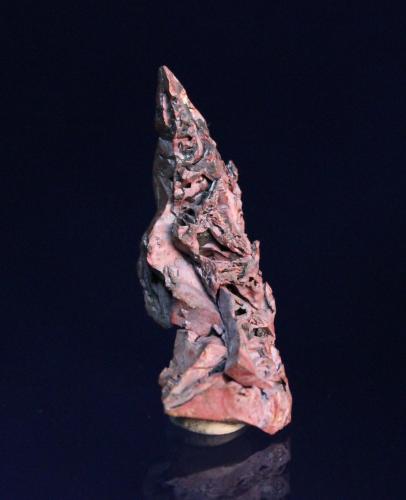 Copper
Chino Mine, Santa Rita, Grant County, New Mexico, USA
4.1 x 1.5 cm
copper spinel twin (Author: Don Lum)