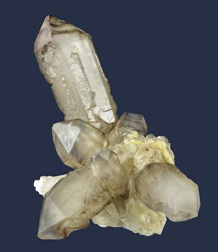 Quartz (Sceptered)
Barra de Salinas district, Barra de Salinas, Coronel Murta, Jequitinhonha Valley, Minas Gerais, Brazil
95 x 71 x 42 mm (Author: GneissWare)