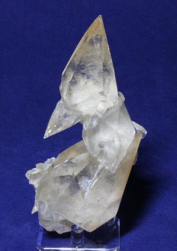 Calcite, Dolomite
Cumberland Mine, Smith County, Tennessee, USA
13.2 x 6.0 cm (Author: Don Lum)