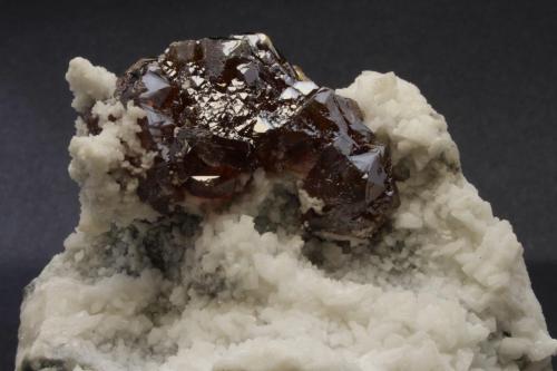 Sphalerite, Calcite
Las Manforas Mine (Aliva Mine), Camaleño, Cantabria, Spain
Specimen is 5 cm wide (Author: James)