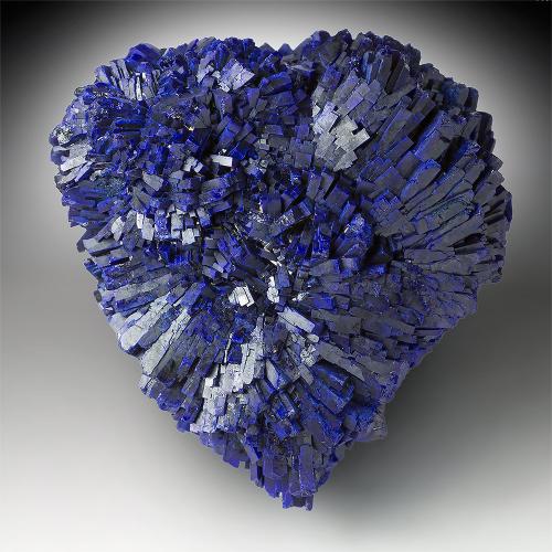 Azurite
Yangchun Co., Yangjiang Prefecture, Guangdong Province, China
47 mm x 48 mm x 38 mm
front side (Author: xdxucn)