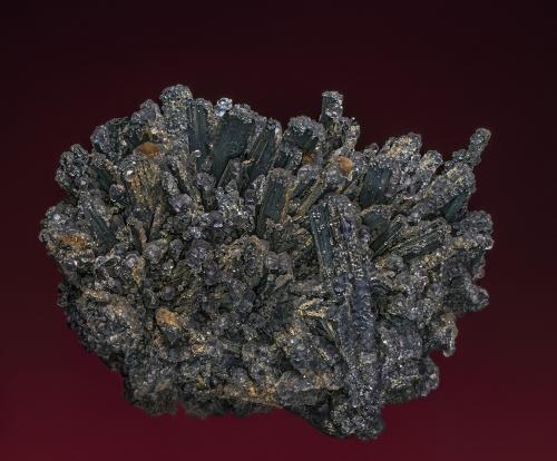 Stibnite, Fluorite
Banpo Mine, Dushan Co., Qiannan Autonomous Prefecture, Guizhou Province, China
11.0 x 9.0 x 8.2 cm (Author: am mizunaka)