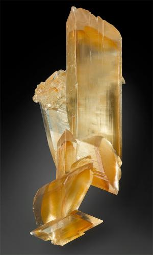 Gypsum
Weishan Co., Dali Autonomous Prefecture, Yunnan Province, China / 巍山，云南省，中国
8.5 x 3.5 x 4.5 cm
"Faden" Selenite (Author: xdxucn)