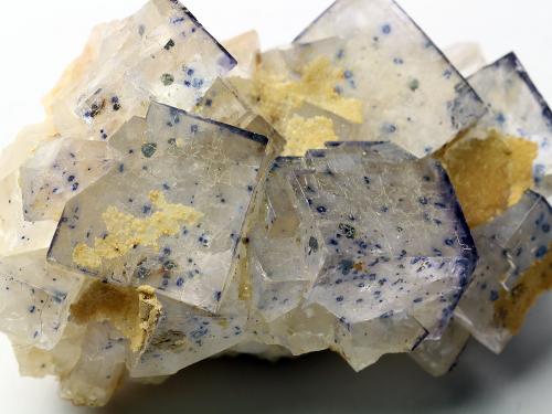 Fluorite + Hemimorphite
Coldstones Quarry, Greenhow, Yorkshire, England, UK
35 x 23 x 18 mm (Author: xdxucn)