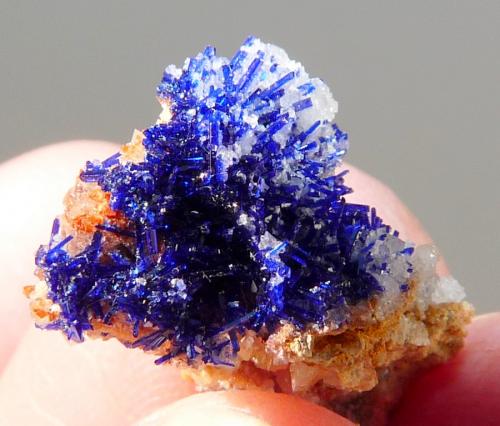 Azurite and calcite
Tsumeb, Namibia
21 x 15 x 12 mm (Author: Pierre Joubert)