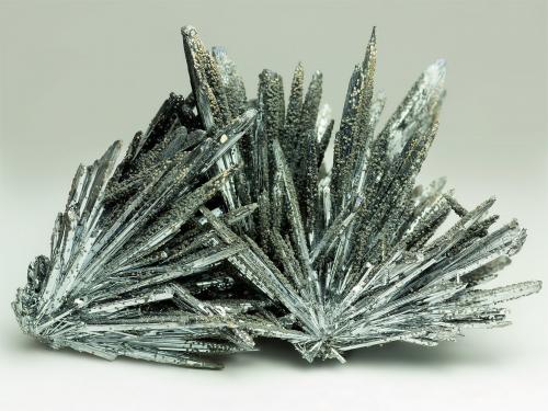 Stibnite with Siderite
Herja Mine, Chiuzbaia (Kisbanya), Baia Mare, Maramures Co., Romania
5.6 x 3.7 cm (Author: xdxucn)