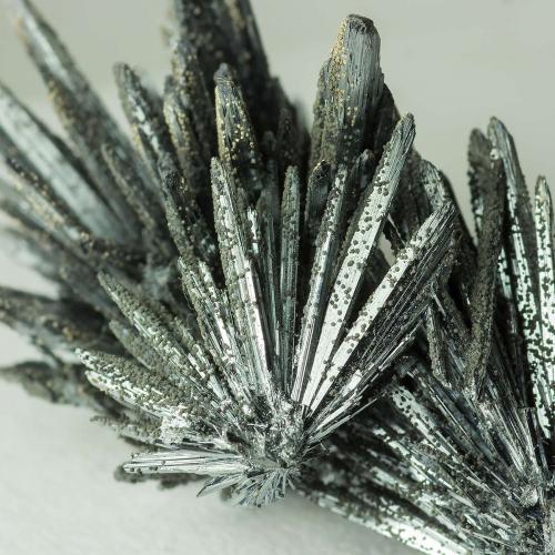 Stibnite with Siderite
Herja Mine, Chiuzbaia (Kisbanya), Baia Mare, Maramures Co., Romania
5.6 x 3.7 cm (Author: xdxucn)