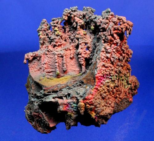Goethite
La Lapilla Mine, Alosno, Huelva, Andalusia, Spain
8.3 x 7.7 x 3.9 cm
ex Fermin Clemente (Author: Don Lum)