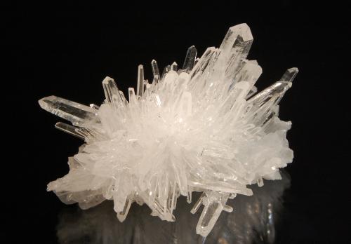 Quartz
Da Paccio Quarry, Val Bedretto, Leventina, Ticino, Switzerland
5.8 x 7.8 cm
Hedgehog group of transparent quartz crystals to 2.3 cm (Author: crosstimber)